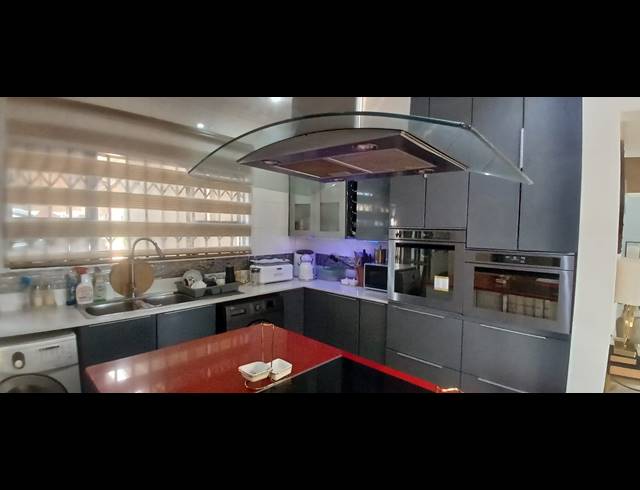 4 BEDROOM HOUSE RENTED IN LINDHAVEN